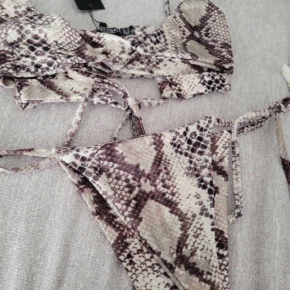 Nasty gal snake print cut out high waist bikini set - Picture 4 of 5